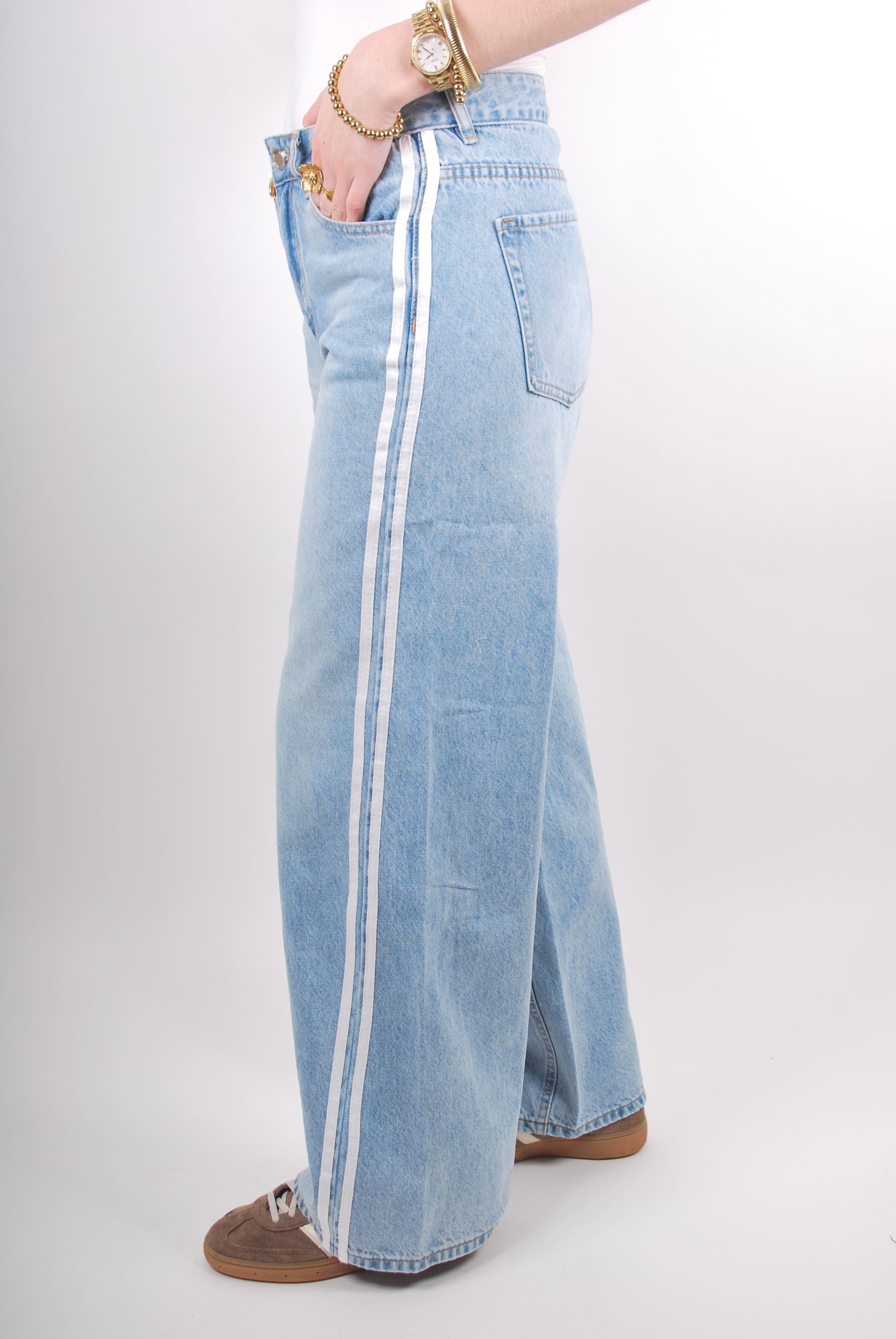 Demi Jeans