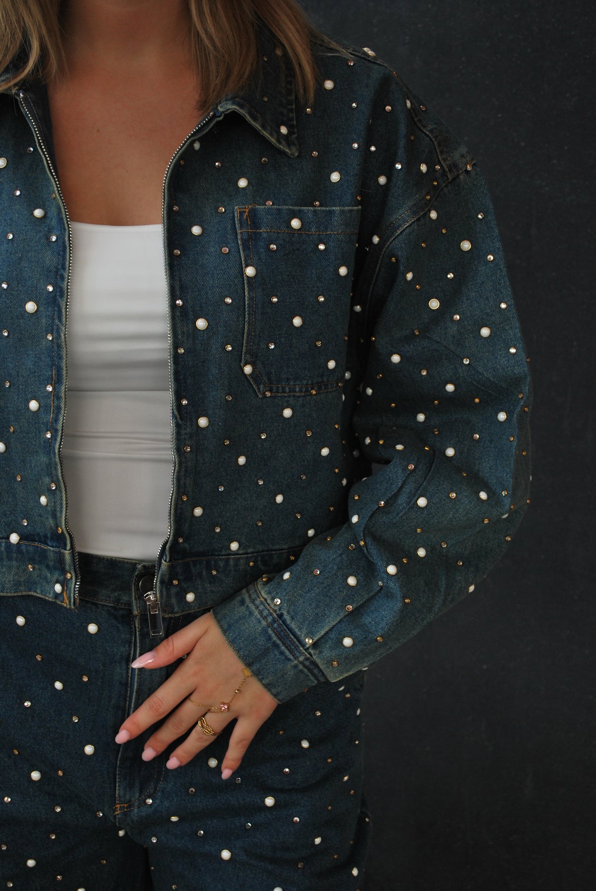 Jady Studs Jas